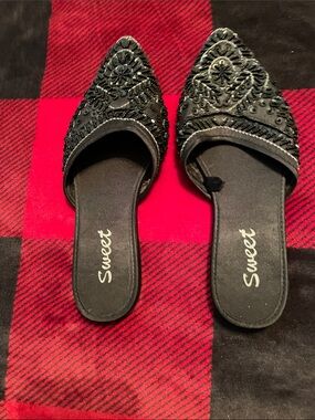 Sweet Beaded Pointed Black Slide Slippers for Women